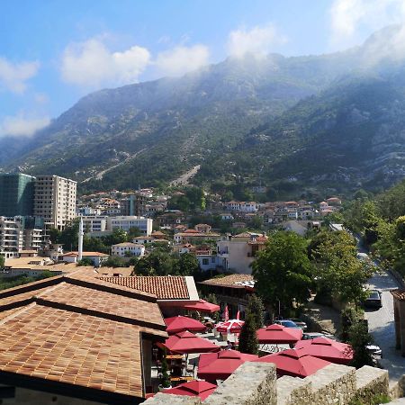 Kruja Hostel エクステリア 写真