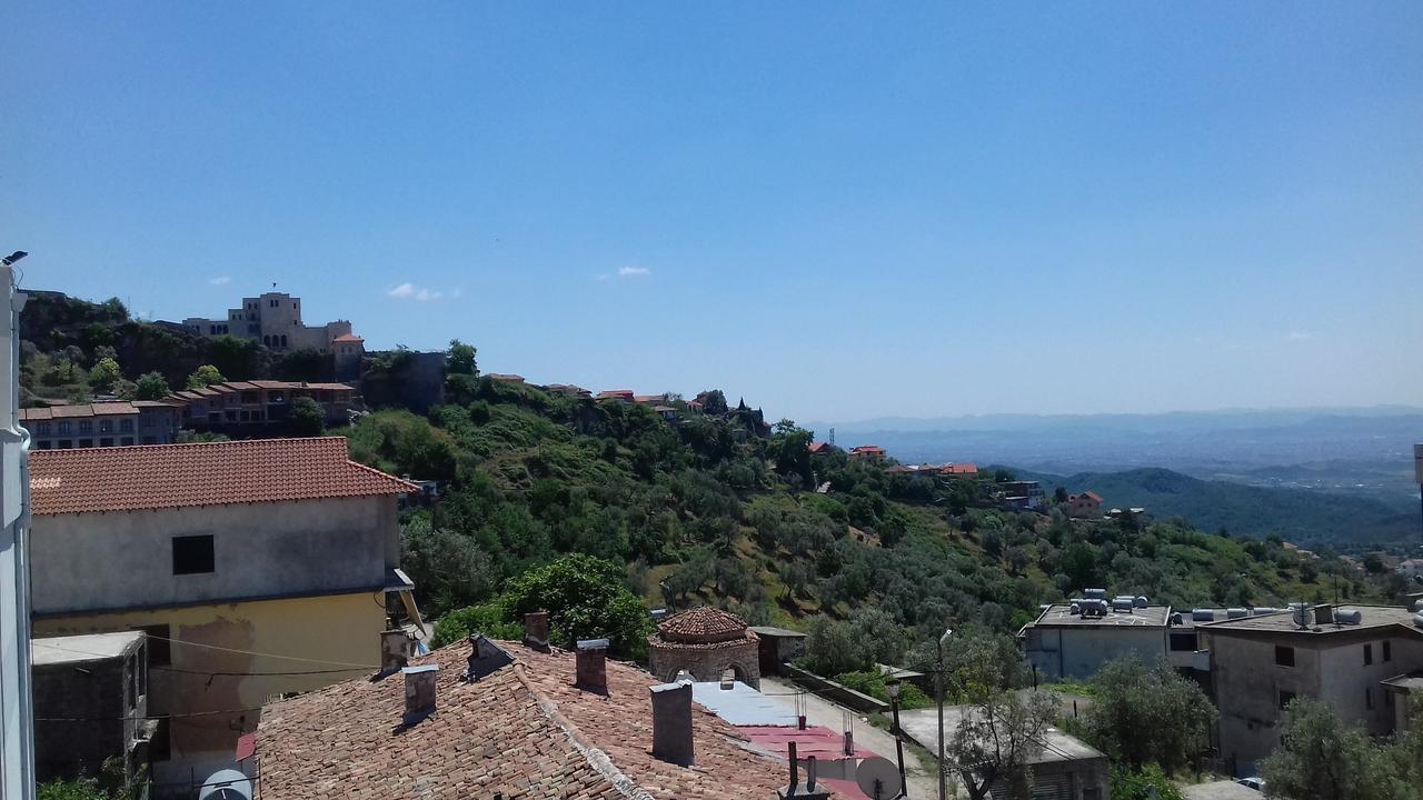 Kruja Hostel エクステリア 写真