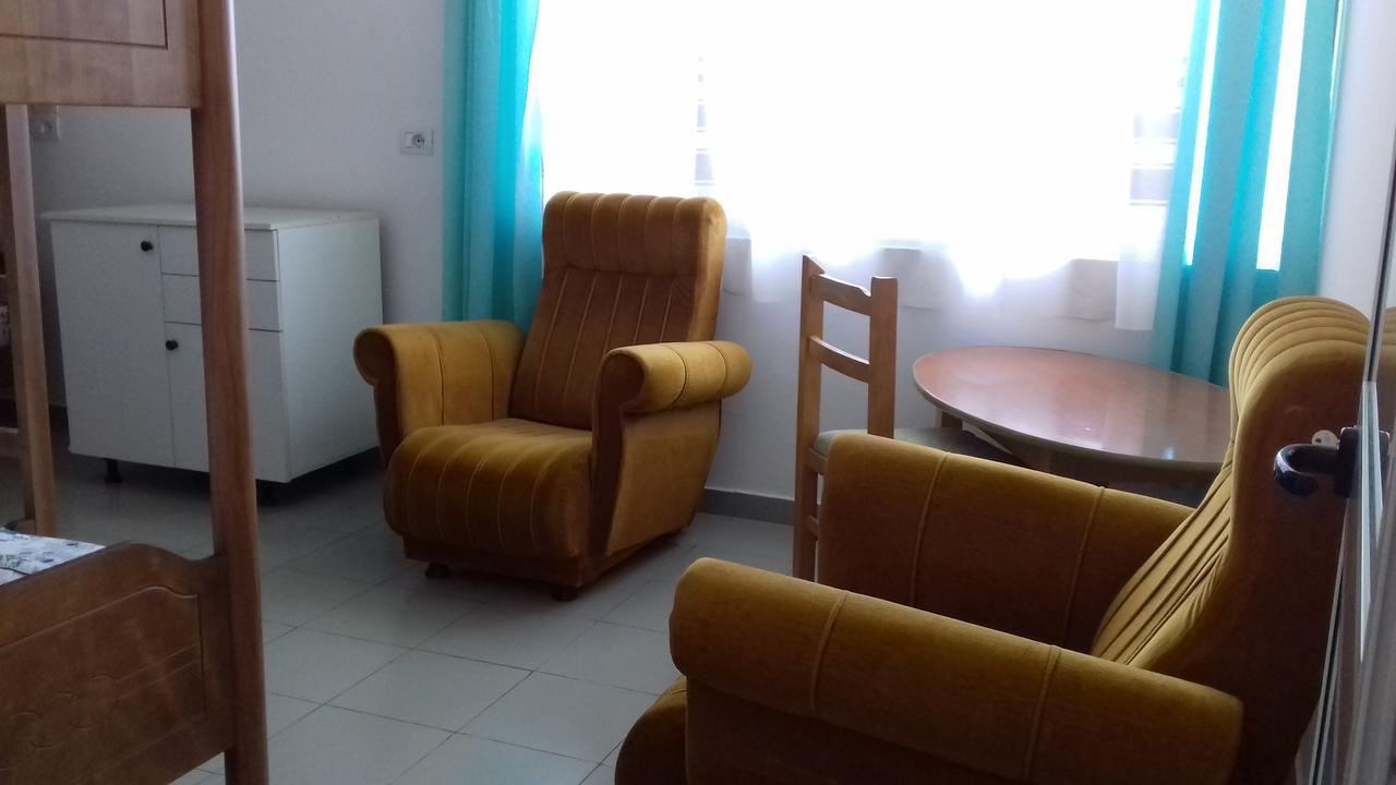 Kruja Hostel エクステリア 写真