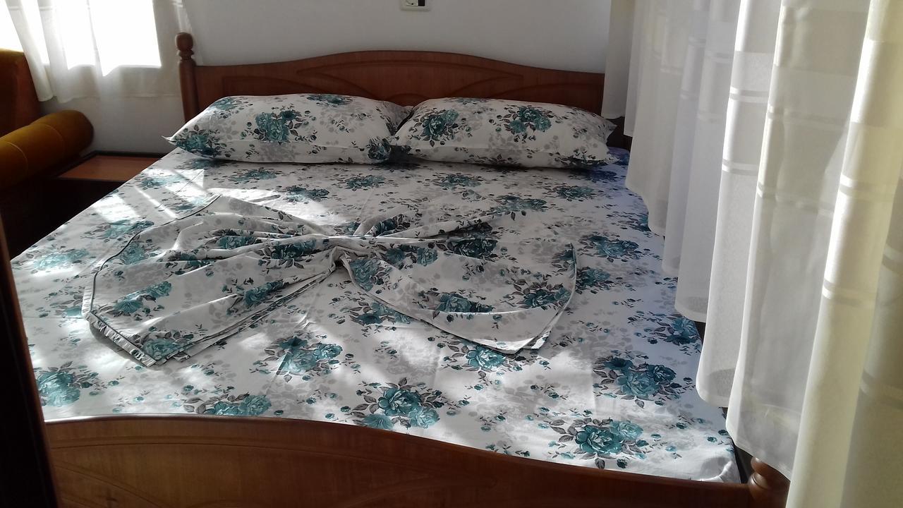Kruja Hostel エクステリア 写真