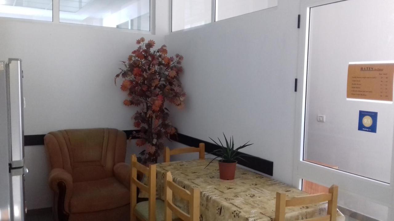 Kruja Hostel エクステリア 写真