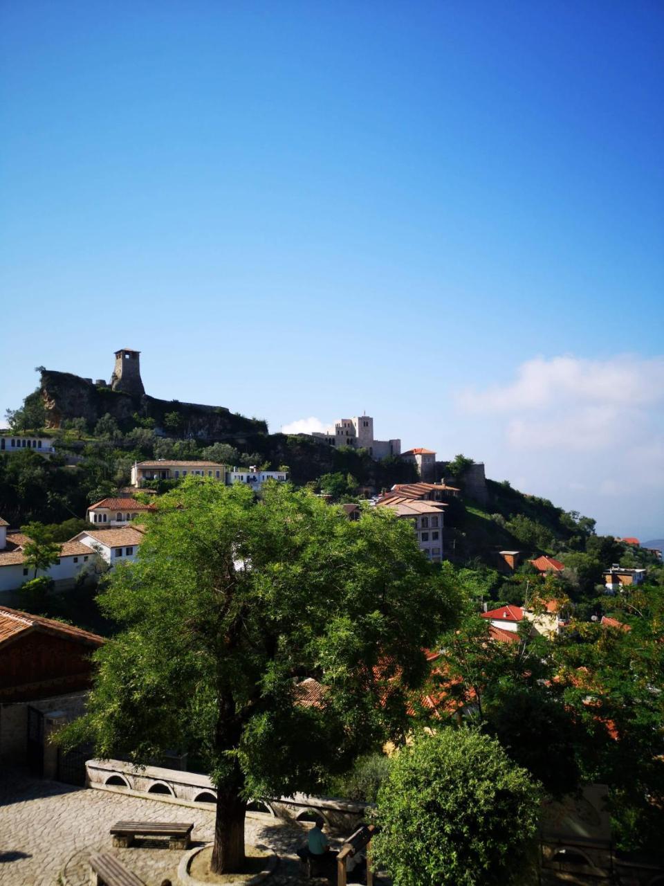 Kruja Hostel エクステリア 写真
